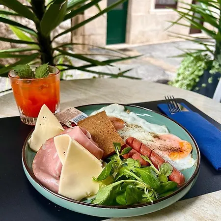 Perello Old Town 3* Сплит