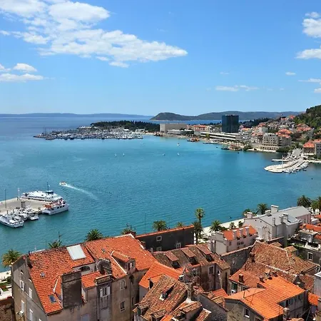 Гостьовий будинок Perello Old Town 3*