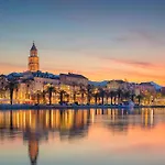Perello Old Town Guest house 3*